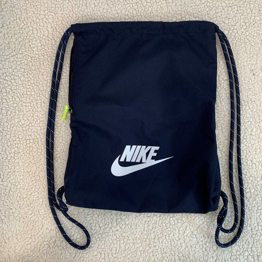Nike drawstring bag